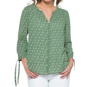 Monday Fun Amiyah NWOT Green with White Dots Tie Sleeve Blouse Top Size XL